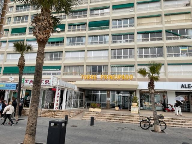 Precioso Apartamento A Estrenar En Primera Linea De Playa เบนิดอร์ม ภายนอก รูปภาพ